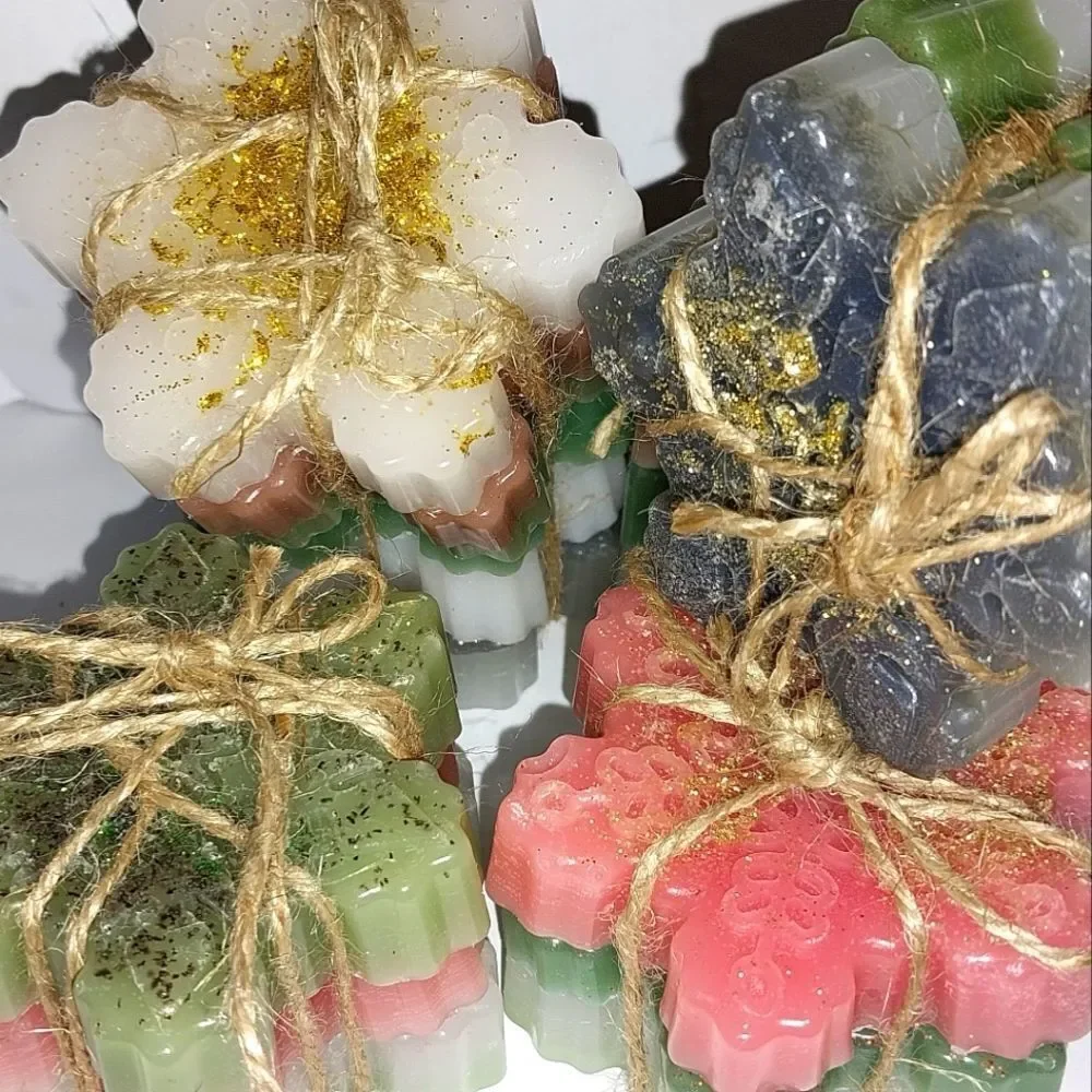 Hand crafted snowflake 3piece waxmelts from our Winter Wonderland collection